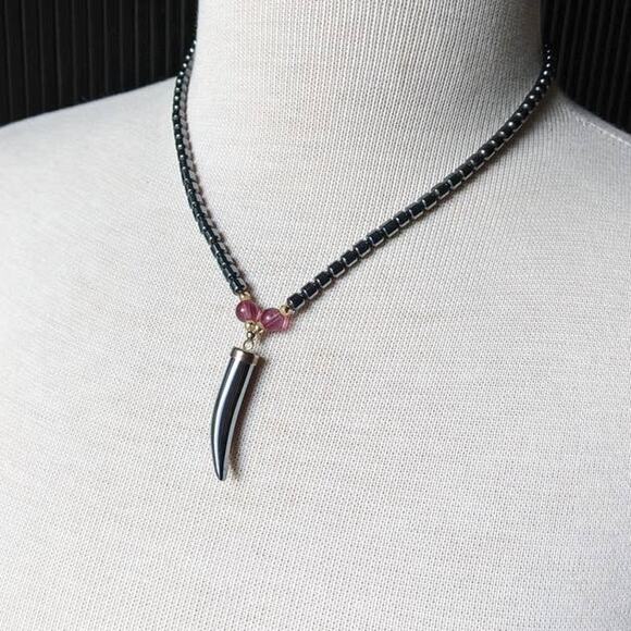 Hematite horn necklace - Picture 4 of 8